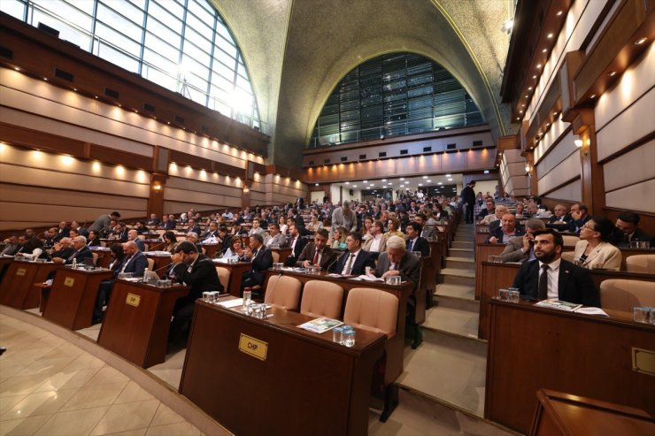 İBB Meclisinde havuz üyeliğine yüzde 150 zam yapıldı