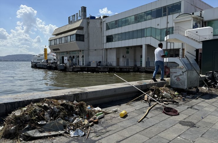 İzmir Körfezi'nde bu kez de atık kirliliği gözleniyor