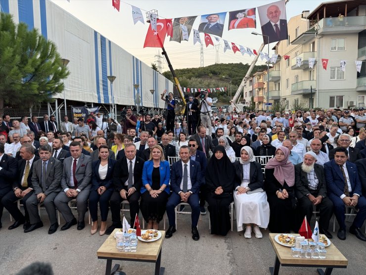 CHP Genel Başkanı Özel, Kocaeli'de Kent Lokantası ve park açılışına katıldı: