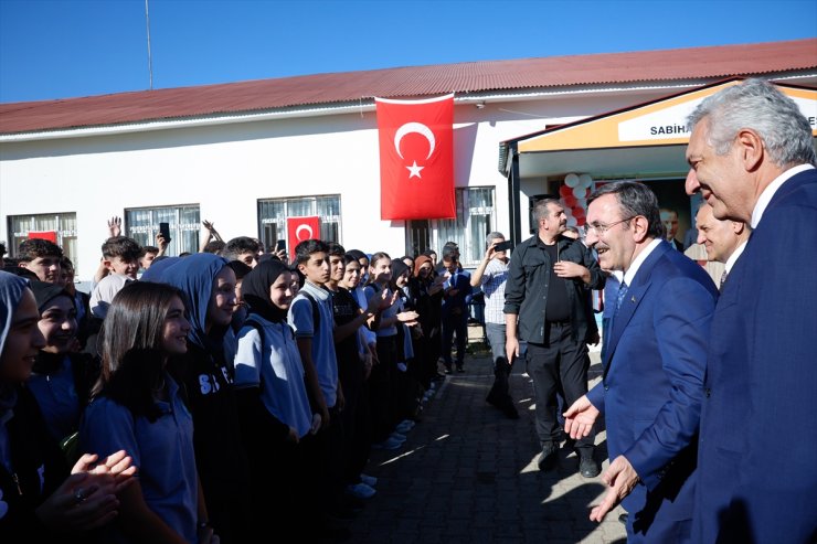 Cumhurbaşkanı Yardımcısı Yılmaz, Bingöl'de okul açılışında konuştu: