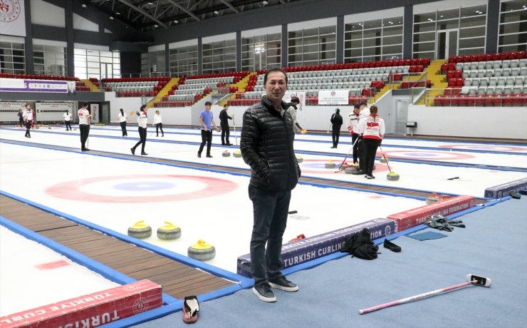 Curlingde hedef şampiyonalarda başarılı olup olimpiyatlara katılabilmek