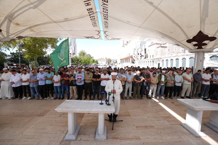 İstanbul'da Ayşenur Ezgi Eygi için gıyabi cenaze namazı kılındı