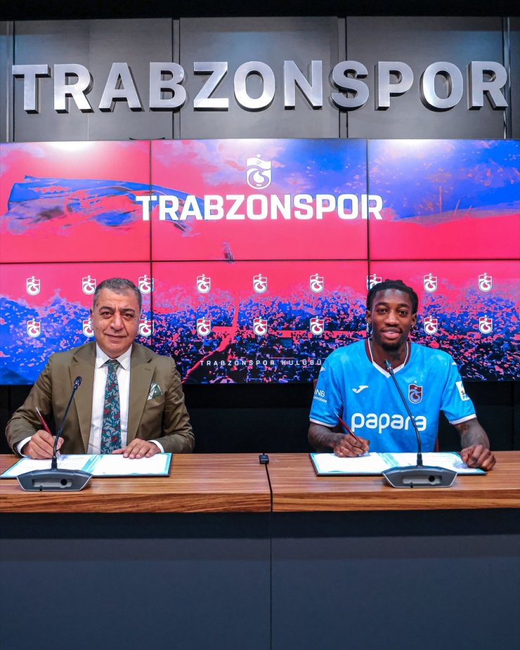 Trabzonspor'da Muhammed Cham için imza töreni düzenlendi