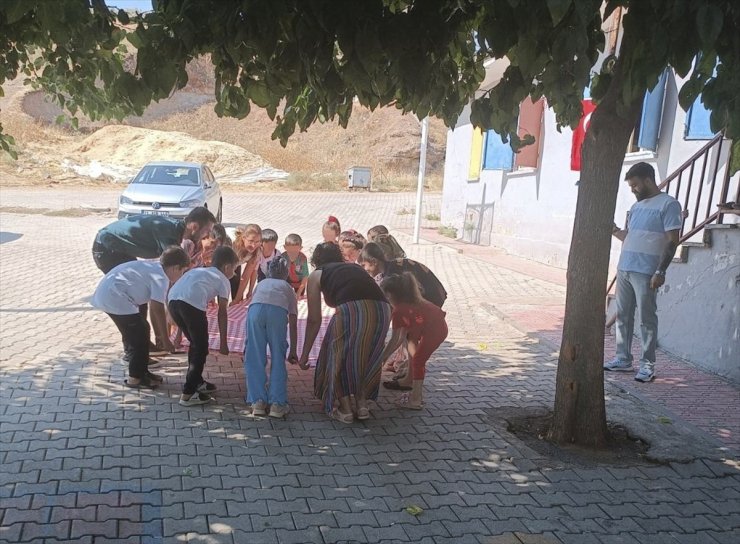 MEB'den, Diyarbakır Tavşantepe İlkokulundaki öğretmen ve öğrencilere psikososyal destek