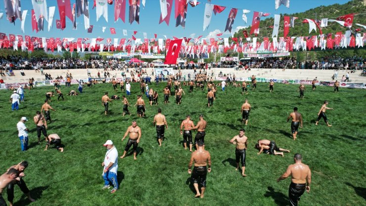 Osmancık Yağlı Pehlivan Güreşleri'nde başpehlivan Ünal Karaman oldu