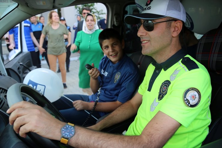 Afyonkarahisar'da iki özel çocuğun polislik hayali gerçekleşti