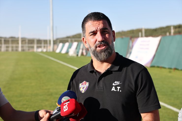 Eyüpspor Teknik Direktörü Arda Turan, Erciyes Yüksek İrtifa Kamp Merkezi'ni ziyaret etti