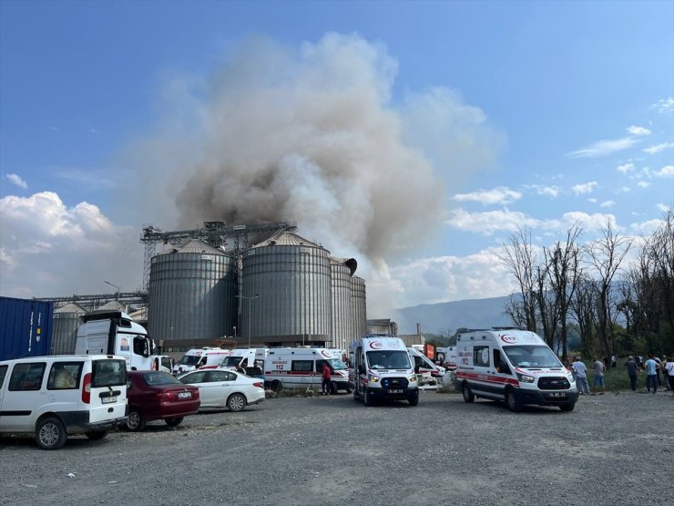 Sakarya'da makarna fabrikasında patlama meydana geldi