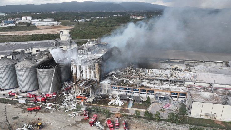 GÜNCELLEME 2 - Sakarya'da makarna fabrikasındaki patlamada 21 kişi yaralandı