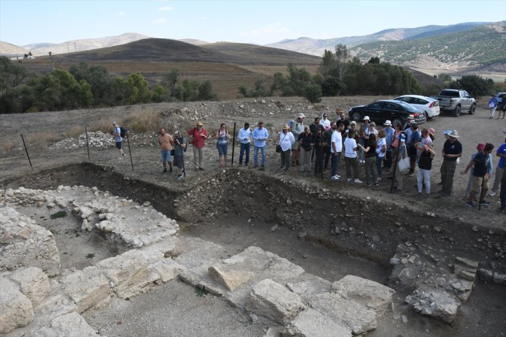 Farklı ülkelerden akademisyenler Satala Antik Kenti kazı alanında incelemede bulundu