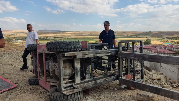 Kayseri'de devrilen forkliftin altında kalan işçi öldü