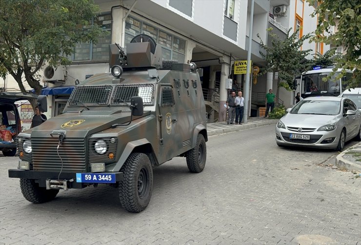 Tekirdağ'da bebeğe cinsel istismar suçundan tutuklu zanlılar yer gösterme için olay yerine getirildi