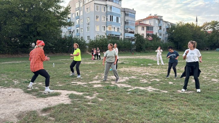 Kırklareli'nde kadınlar Avrupa Hareketlilik Haftası'nda zumba yaptı