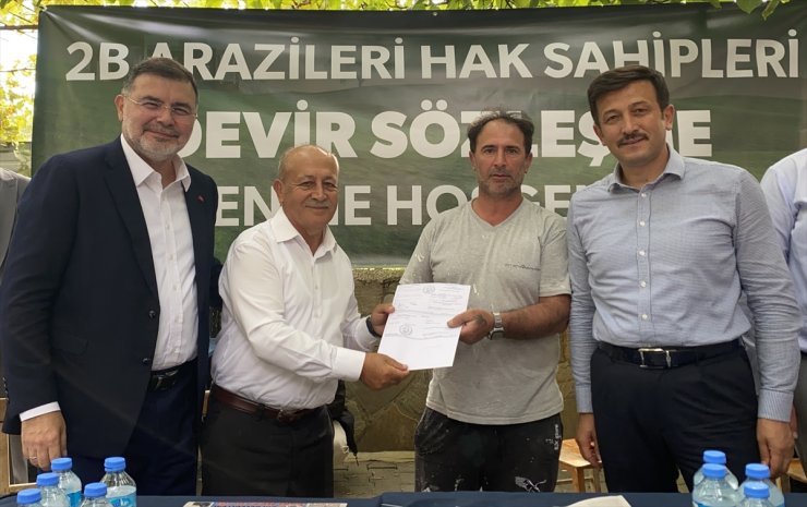 AK Parti'li Dağ, İzmir'de tapu teslim törenine katıldı