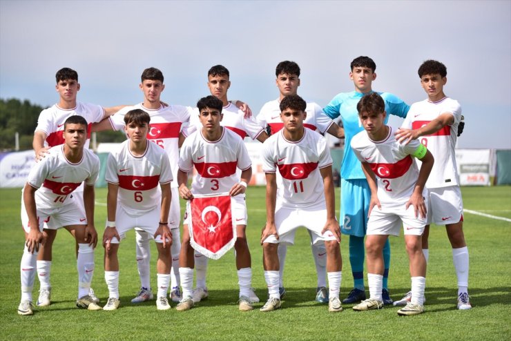 Erciyes Yüksek İrtifa Futbol Turnuvası'nı Türkiye şampiyon tamamladı