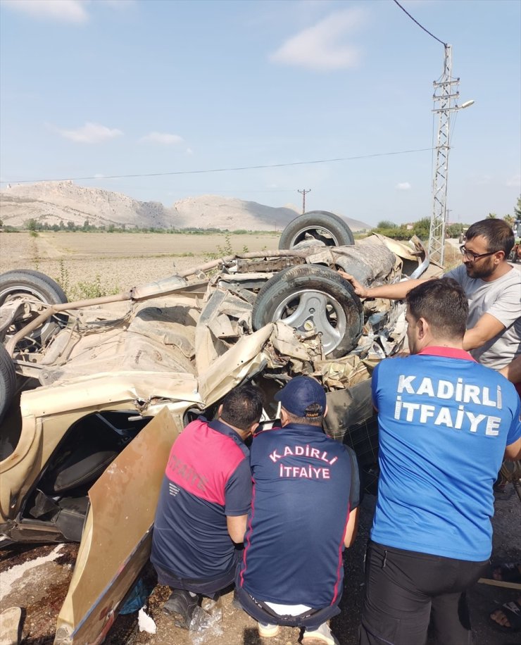 Osmaniye'de iki otomobilin çarpıştığı kazada 7 kişi yaralandı