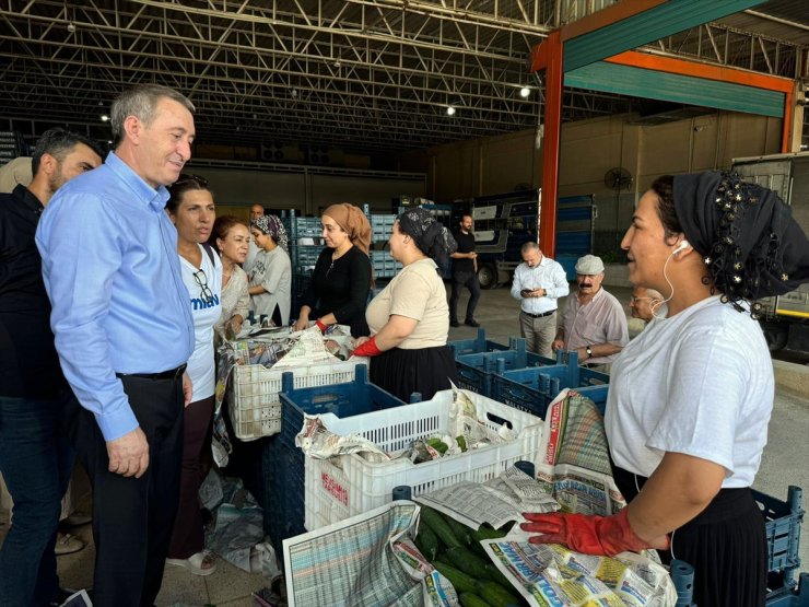 DEM Parti Eş Genel Başkanı Bakırhan, Mersin'de esnaf ve vatandaşlarla buluştu