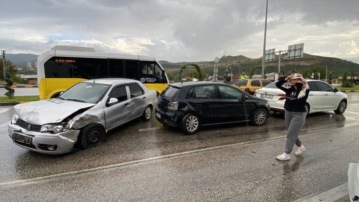 Karabük'te zincirleme trafik kazasında 4 kişi yaralandı