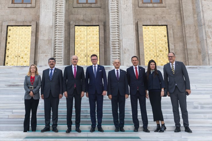 TBMM Başkanı Kurtulmuş, Polonya Meclis Başkanı Holownia ile görüştü: