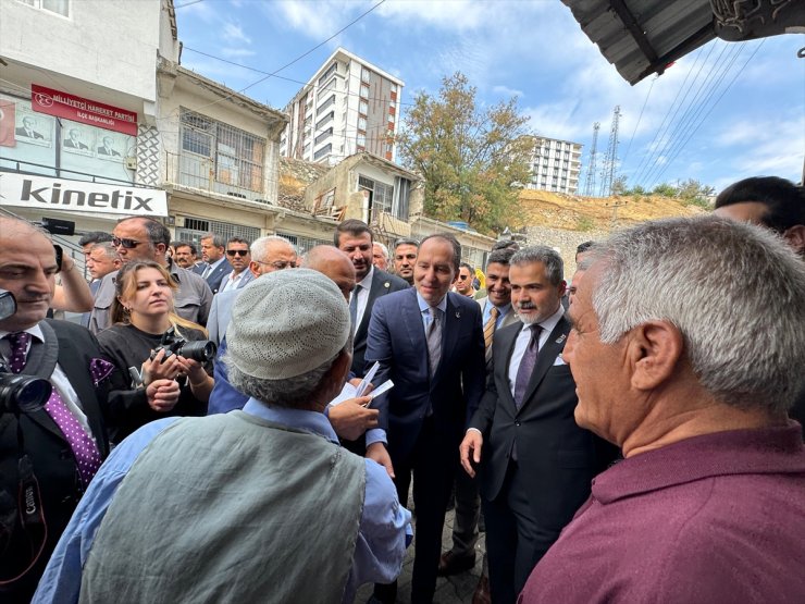 Yeniden Refah Partisi Genel Başkanı Erbakan, Elazığ'da ziyaretlerde bulundu