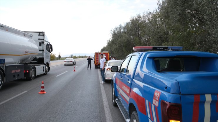 Konya'da şarampole devrilen otomobildeki 1 kişi öldü, 1 kişi yaralandı