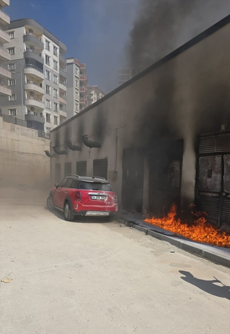 Mardin'de hastanenin trafosunda çıkan yangın söndürüldü