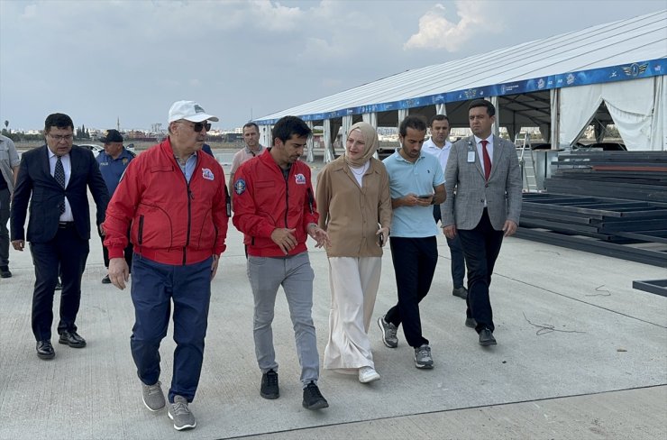 Adana Valisi Köşger, TEKNOFEST'in düzenleneceği havalimanındaki hazırlıkları inceledi