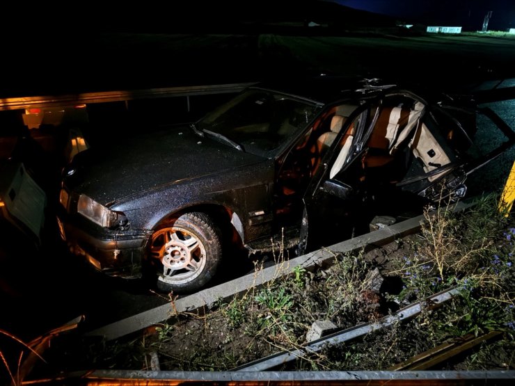 GÜNCELLEME - Ardahan'da iki otomobilin çarpıştığı kazada 1 kişi öldü, 11 kişi yaralandı