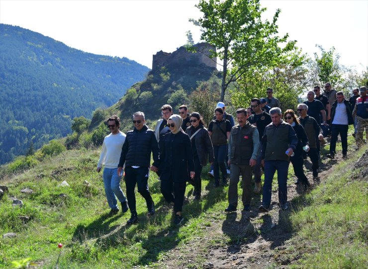 Ardahan'da doğa turizmine yürüyüşle dikkati çektiler