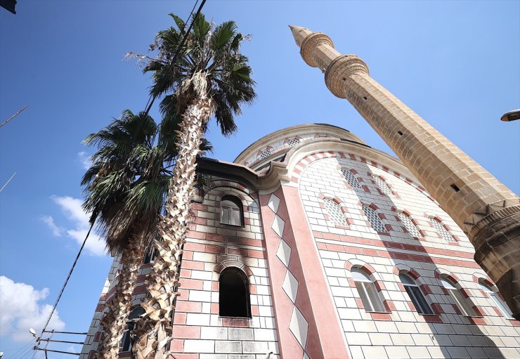 Mersin'de yıldırım isabet eden camide çıkan yangın söndürüldü