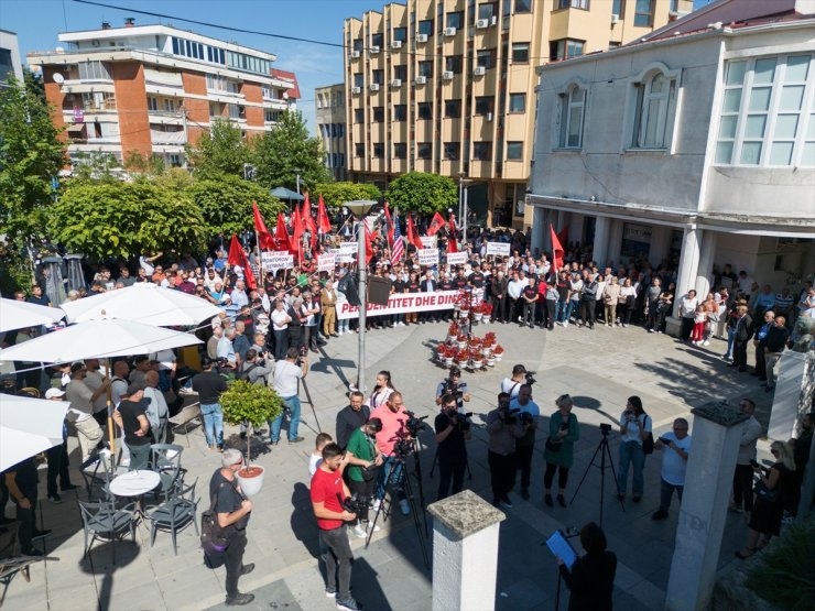 Arnavutlar, Sırbistan'ın güneyindeki Preşevo'da ayrımcılığı protesto etti