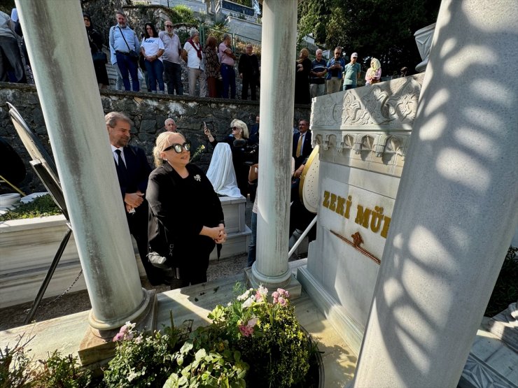 Zeki Müren vefatının 28'inci yılında mezarı başında anıldı