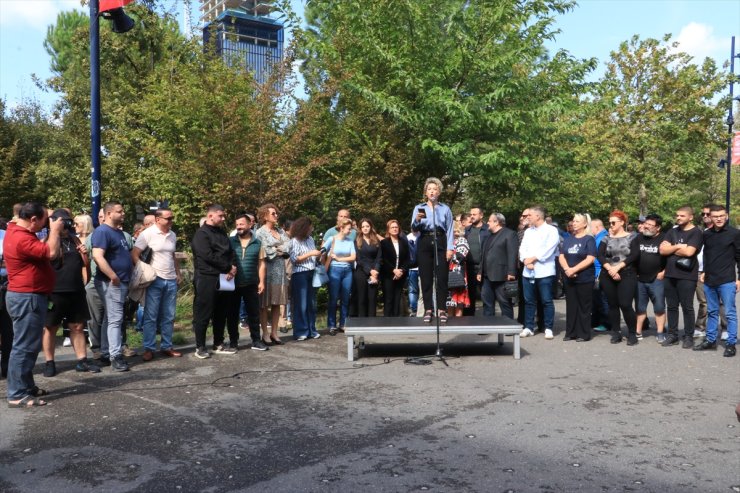 Arnavutluk'ta Belediye Başkanı Veliaj'ın istifasının istendiği protestolar sürüyor