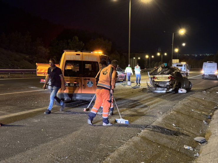 İzmir'de takla atan otomobilin sürücüsü hayatı kaybetti