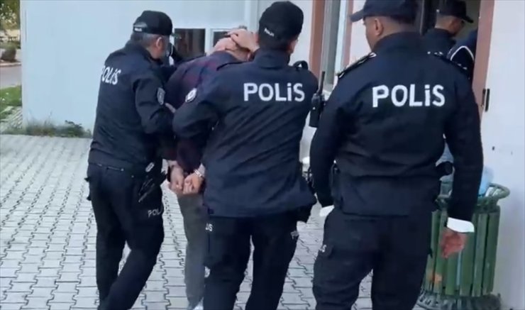 Kırklareli'nde 13 düzensiz göçmen yakalandı