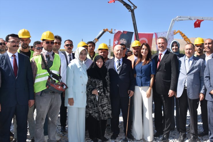 Aile ve Sosyal Hizmetler Bakanı Göktaş, Çocuk Evleri Sitesi'nin temel atma töreninde konuştu: