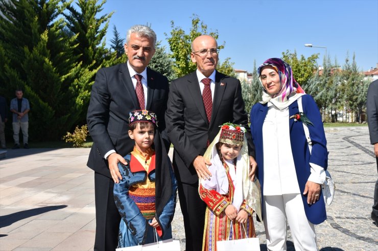 - Hazine ve Maliye Bakanı Şimşek, Kırıkkale'de iş dünyası ile buluştu: