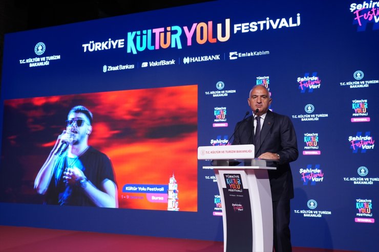 Bakan Ersoy, İstanbul Kültür Yolu Festivali'nin galasına katıldı: