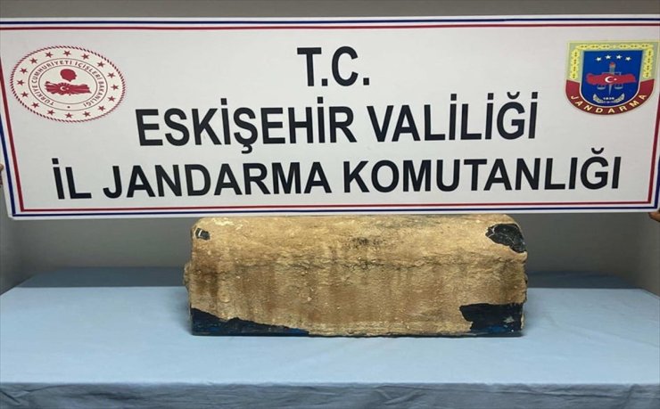 Eskişehir'de bir araçta 65 santimetre uzunluğunda lahit ele geçirildi