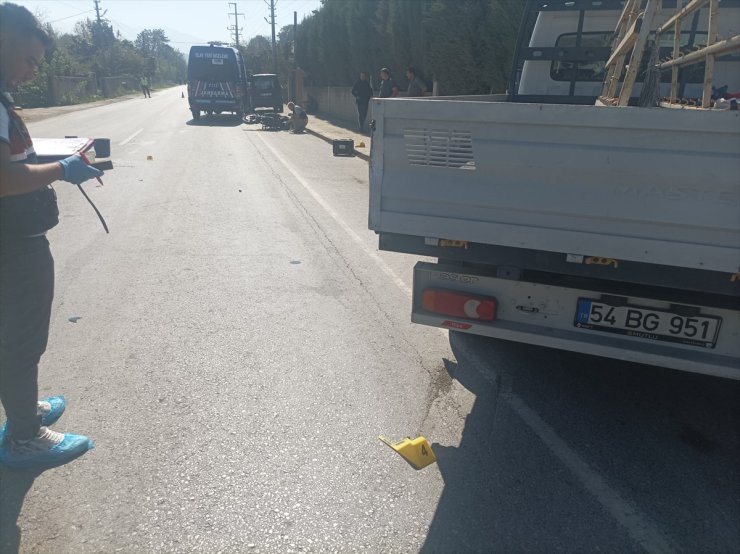 Sakarya'da 3 aracın karıştığı kazada motosiklet sürücüsü öldü