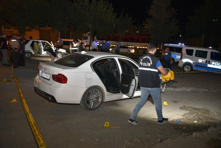 Şanlıurfa'da aracın camına tüfek saçması isabet etti, 6 kişi yaralandı