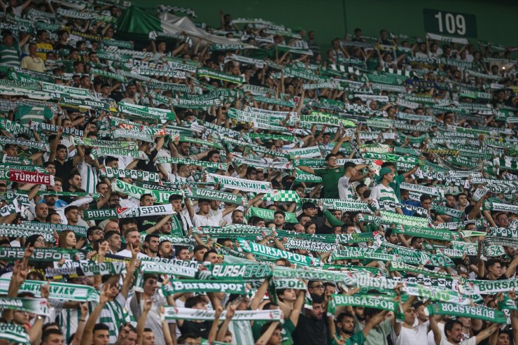 Bursaspor'un 3. Lig maçını 43 bin 160 taraftar izledi