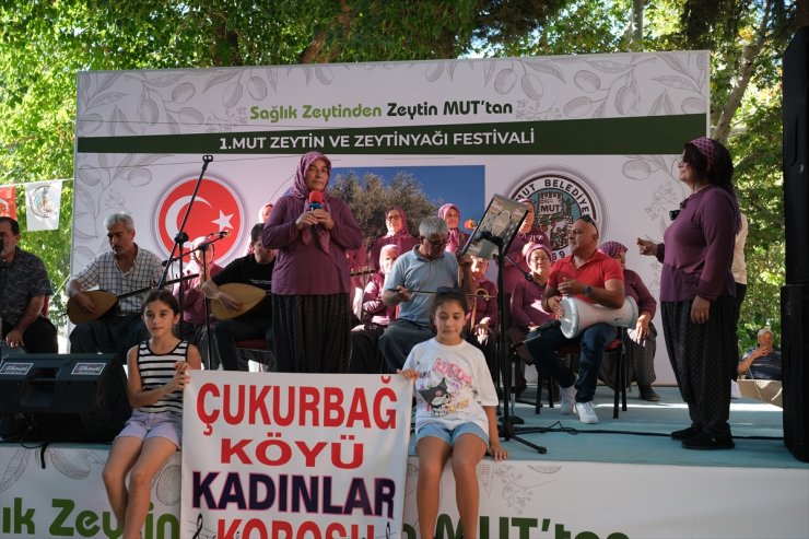 Mut Zeytin ve Zeytinyağı Festivali'nde "şalvarlı kadınlar korosu" sahne aldı