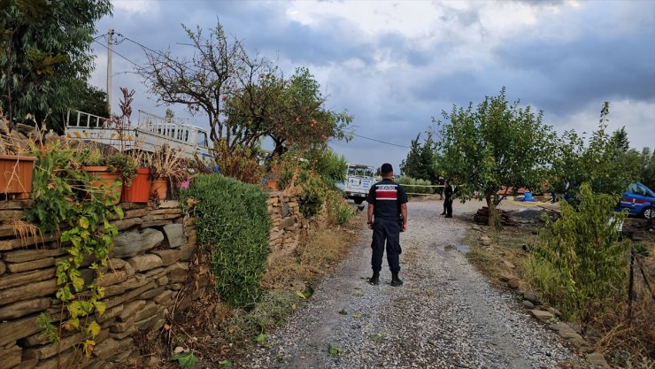 Antalya'da tartıştığı eşini av tüfeğiyle öldüren kişi intihar etti