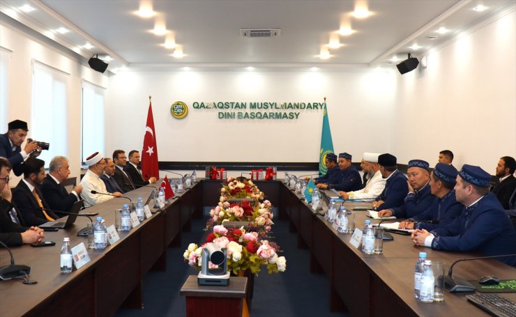 Diyanet İşleri Başkanı Erbaş'tan Kazakistan Müslümanları Dini İdaresi Başkanı Taganuly'e ziyaret