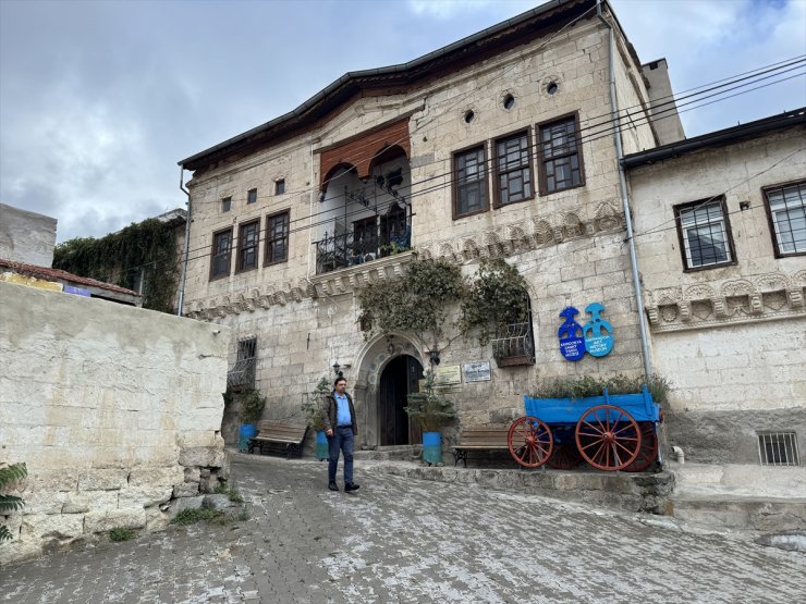 Kitre bebek gönüllü kadınlar tarafından geleceğe taşınıyor