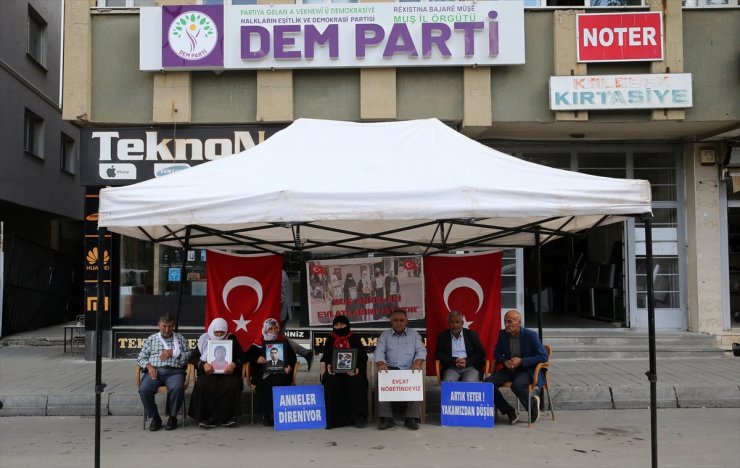 Muş'ta DEM Parti binası önünde eylem yapan aile sayısı 47'ye yükseldi