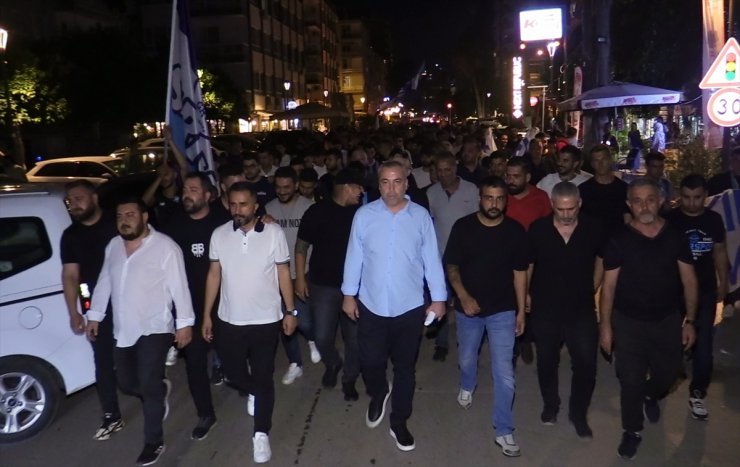 Adana Demirsporlu taraftarlardan kulüp başkanı Murat Sancak ve yönetime tepki