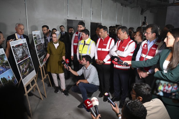 CHP Genel Başkanı Özel, İstanbul'da metro hattı şantiyesinde incelemede bulundu