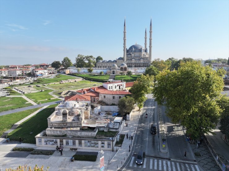 Edirne'deki Havlucular Hanı ve Mezit Bey Hamamı'nda restorasyon çalışmaları sürüyor